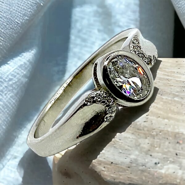 Silver Ring With Zircon Diamond