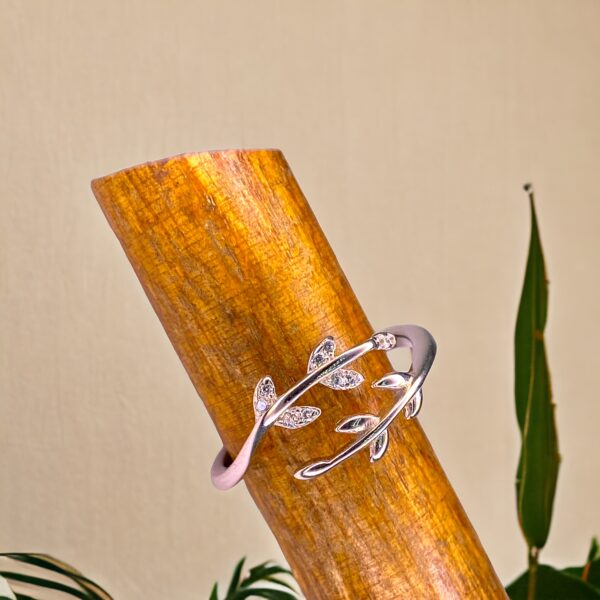 Sterling Silver Ring With Leaf Design - Image 2