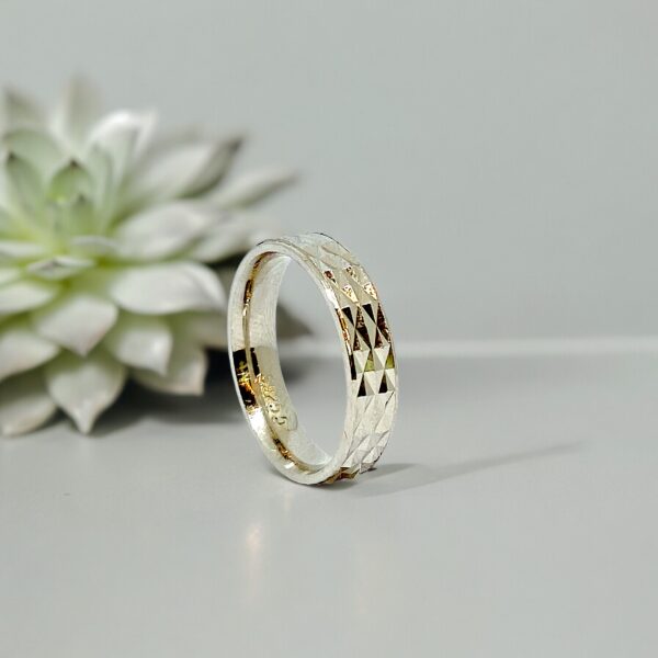 92.5 STERLING SILVER SHINY BAND RING - Image 4