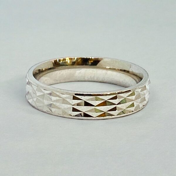 92.5 STERLING SILVER SHINY BAND RING - Image 3